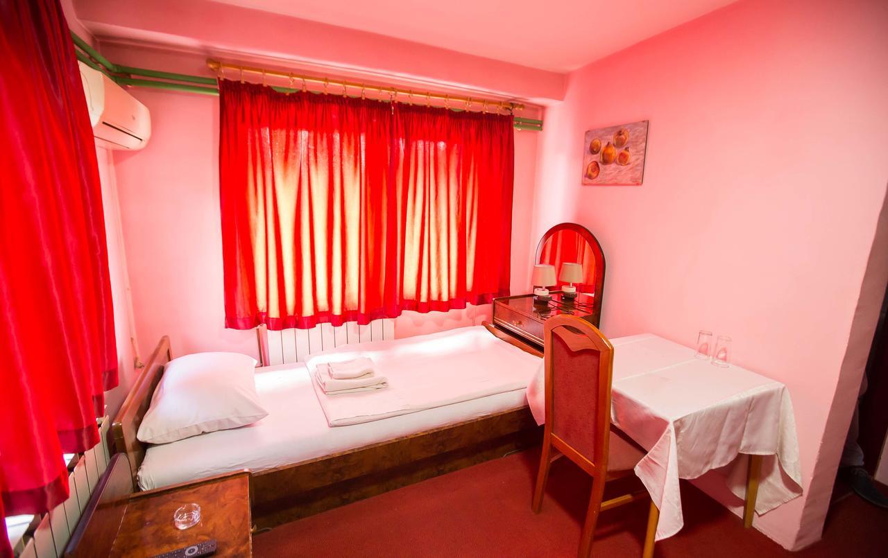 Jet Star Motel Zivinice Экстерьер фото